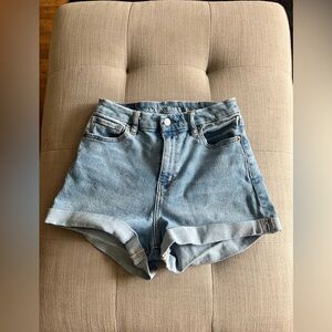 AMERICAN EAGLE SHORTS SIZE 2 US